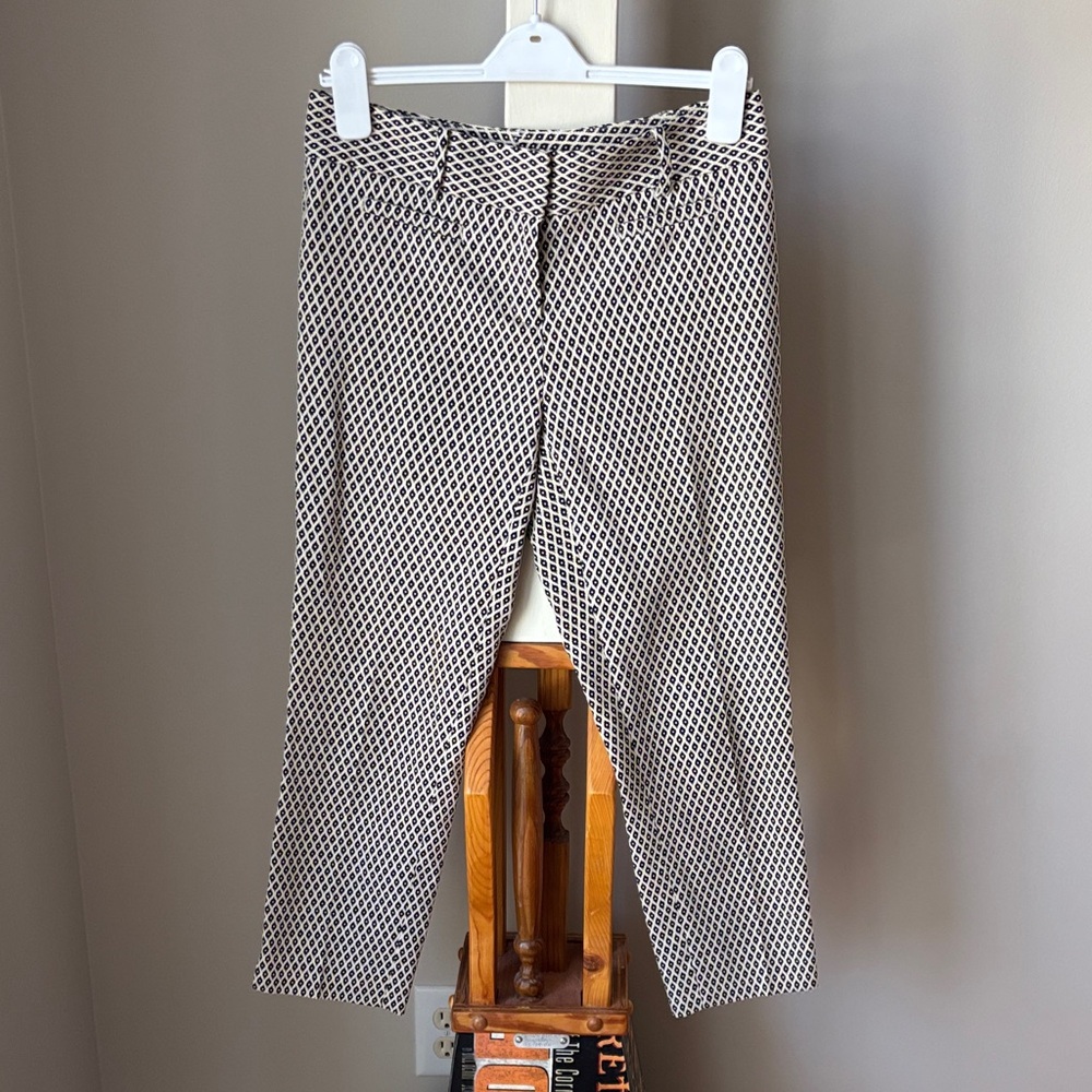 Ann Taylor Petite Black and Cream Printed Pants
